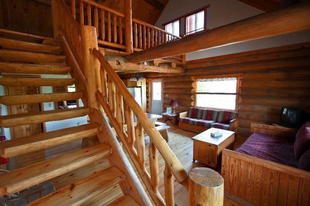 Wilderness Tours Rafting Resort Foresters Falls Exterior foto
